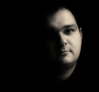 "Сесть у окна, как перед сценой, раздвинуть шторок жалюзи..." / "Вид из окна, из жизни, из души -
 как многое зависит от пейзажа!
 Чтоб тишина лишь, а не шум машин,
 Чтобы деревья, а не грязь и сажа ..."
 Н.Кравченко