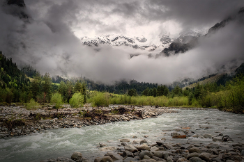 Mazeri Valley In Spring / Дождливая весна в долине речки Долра близ Мазери