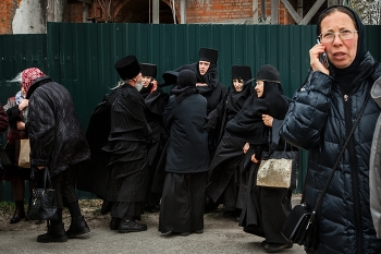 Ветер / Церковный праздник (который не состоялся из-за ветра)