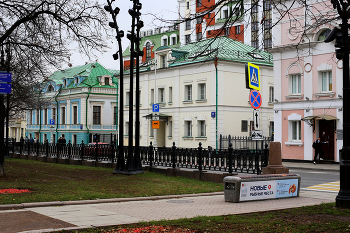 Петровский бульвар / Петровский бульвар в Москве. Ноябрь 2024.