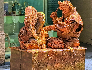 &nbsp; / Reus - escultura humana al c. Llovera - Baix Camp