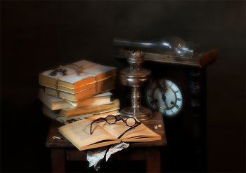 С часами / Натюрморт с книгами и часами