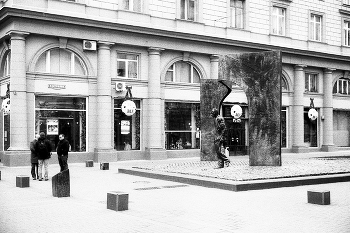 Арбат / Улица Арбат в Москве. Ноябрь 2012. Voigtlander BESSA R3m; Voigtlander NOKTON Classic 40mm f 1.4; LUCKY NEW SHD 100; FOTOпроект.