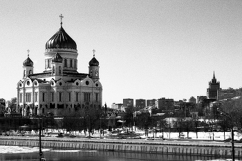 Пречистенская набережная / Пречистенская набережная Москва-реки. Март 2013. PENTAX MZ-M; COSINA 28-80mm 1:3.5-5.6 MC MACRO; MARUMI P00; LUCKY SHD 100; FOTOпроект.