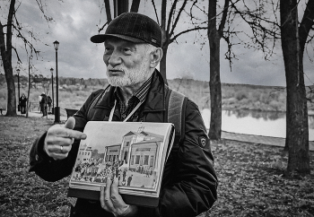 Исследователь истории тарусского края. / Тарусский фотохудожник,исследователь и краевед , Алексей Зуев –
предлагает ознакомиться с собранными им преданиями, легендами и былями
, произходящими на тарусской земле.