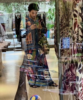 &nbsp; / Through the window glass of a closing shop
