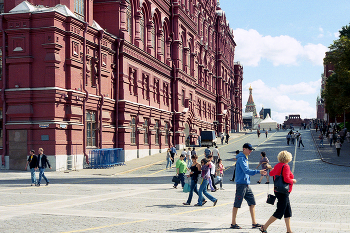 Кремлёвский проезд / Кремлёвский проезд в Москве. Август 2013. Contax RX; Carl Zeiss Vario-Sonnar 3.5-4.5/28-70 T*; Kodak Professional ProFoto XL 100; FOTOпроект.