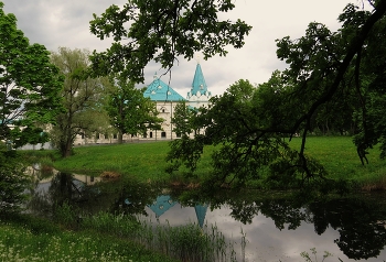 перед дождём / Патриаршее подворье "Феодоровский городок"