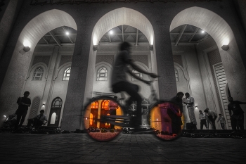 Mosque and color separation with bicycle frames / Mosque and color separation with bicycle frames
 #color #bicycle #frames #photography