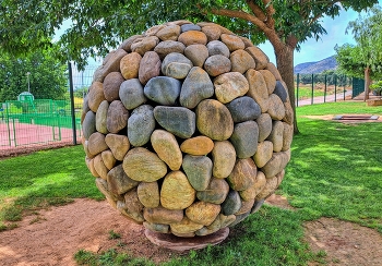 &nbsp; / Sant Llorenç de Montgai - escultura al Camping La Noguera - La Noguera