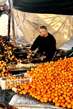 &nbsp; / A market stall
