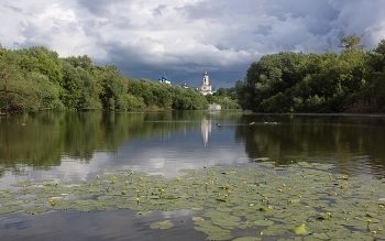 Июньский сюжет / Городская зарисовка, Серпухов, июнь 2026.