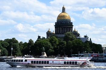 Исаакиевский собор / Река Нева