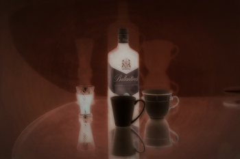 "Виски с молоком" / Ингредиенты для натюрморта: виски Ballantine’s, Photoshop, Gaussian Blur, щепотка Nik Collection, Soft Light, S‑curve.