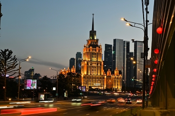 Ночной пейзаж / Гостиница Украина