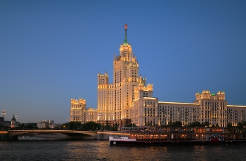 Высотка на Котельнической набережной / Москва