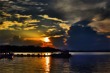Поздний рейс... / Несебр, Солнечный Берег.