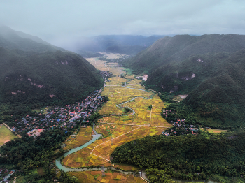 Над зелёными горами, да над жёлтыми долами / Северный Вьетнам. Mai Chau. Hoa Binh. 04 ноября 2025