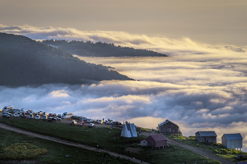 Sea Of C​louds / На берегу моря облаков.
Гора Гомис-мта. Гурия.