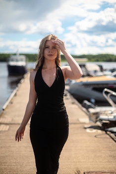 В яхт-клубе / модель Юлиана Смирнова