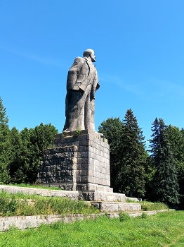Памятник В.И.Ленину в Дубне (Московская область) / ***