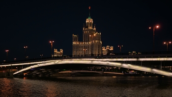 Высотка на Котельнической набережной / Москва