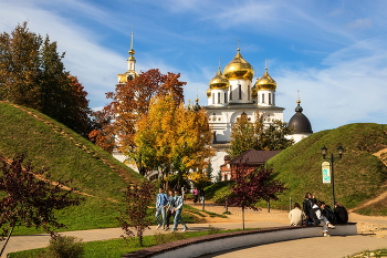 Погожий день в Дмитрове. / ***