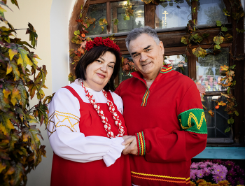 &nbsp; / ***