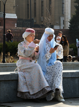 Люди в Алматы / Стрит.