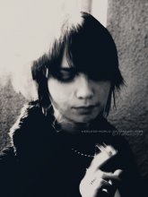 Aoi-san IN THE MIDDLE OF CHAOS / Косплей Аоя-сан из группы the GazettE. Фотография получилась не очень выразительной и правильной, но мне нравится образ.
***
Cosplay Aoi-san from the group the GazettE. Photography was not a very expressive and correct. But I really like the image.