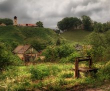 Пейзаж с колодцем / вид на Старый замок и пожарную башню  в Гродно