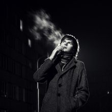 &nbsp; / Снимать портрет ночью используя только доступный уличный свет двора - очень интересное занятие. Особенно по пьяни.