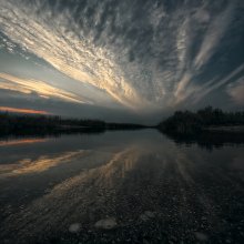 Почти ночная Берда-II / В трех метрах от впадения р.Берда в Азовское море.Один кадр,кадрирование под квадрат