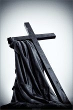 [ Крест не по силам не бывает ] / ...У входа в Фарный костел Св. Франциска Ксаверия в Гродно
