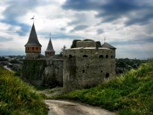 старый замок / XIII-XIVвв. вид на  башни Рожанка и новую западную