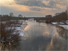 На речке / Речка уже вышла из своих берегов