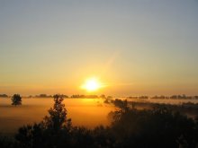 Поезд к солнцу / ранним утром на трассе Минск-Нарочь