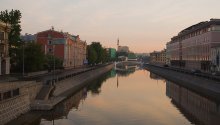 раннее утро  в спящем городе / москва