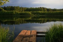 В ожидании купального сезона. / Дожди ни как не дают ребятам купаться...