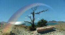 &quot;И чтоб не потерять, чтоб сохранить, волшебную невидимую нить&quot; / &quot;И чтоб не потерять, чтоб сохранить,
 волшебную невидимую нить,
которую нам боги протянули...&quot;
    холм М.Волошина