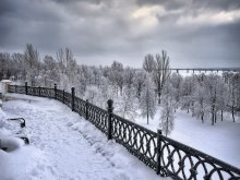 за окнами падает снег / охладитесь немного ))))