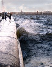 январьский шторм на Неве / 10 января 2007г.