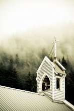 Церковь в горах / В горах тоже есть верующие.
Аляска.