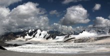 Виды приэльбрусья / Вид на Главный Кавказский Хребет с ледников северо-восточных склонов Эльбруса