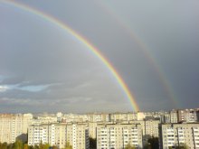 две радуги) / Случайный кадр из окна на камеру мобильного телефона.