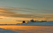 Станция / Украинская антарктическая станция &quot;Академик Вернадский&quot;.Солнечно, ветрено, холодно