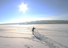 - Лыжню! / зимой, на городском озере