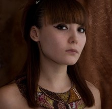 бисерное ожерелье / домашняя съемка со светом от окна