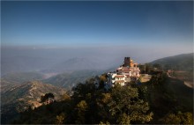 домик в горах / непал высота 2100 метров