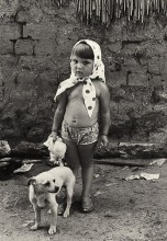 Девочка с собачкой. / Портрет маленькой девочки с собачкой.